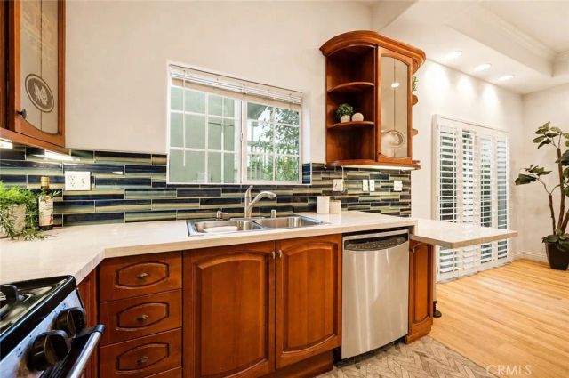 10833 Kling Street 4, North Hollywood, CA 91602