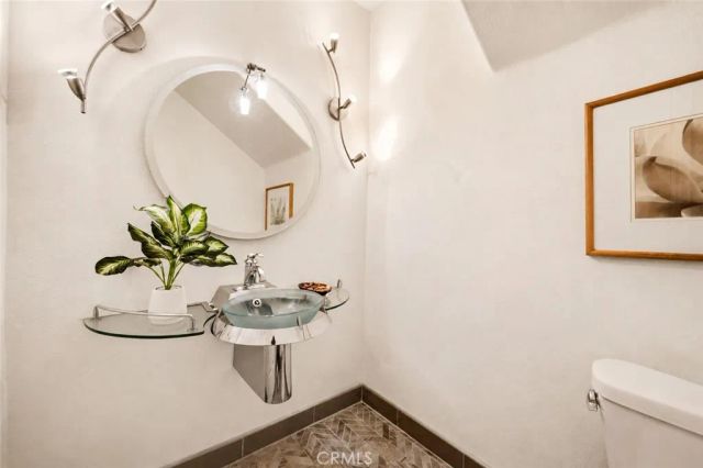 10833 Kling Street 4, North Hollywood, CA 91602