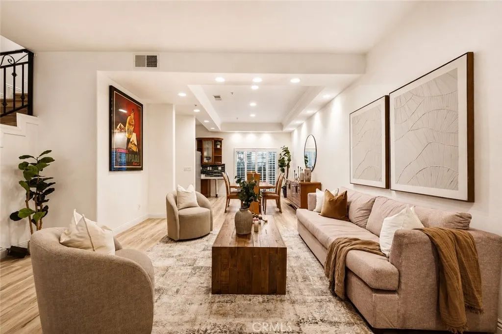 10833 Kling Street 4, North Hollywood, CA 91602