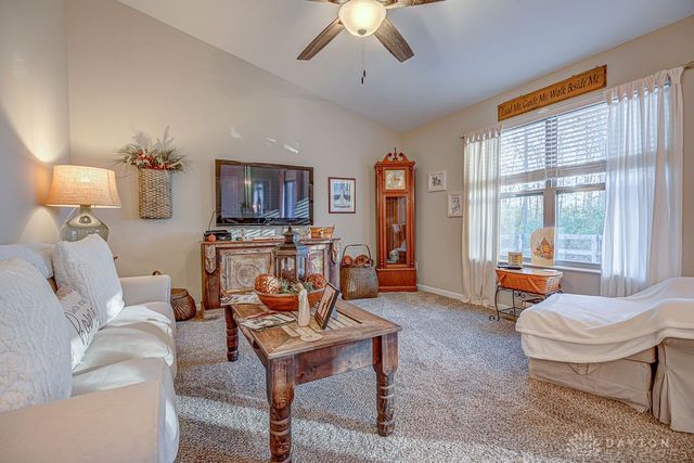 1211 Redbud Circle, Germantown, OH 45327