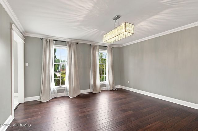 27 Steeple Chase Road, Millstone, NJ 08535