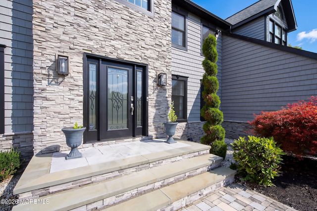 27 Steeple Chase Road, Millstone, NJ 08535