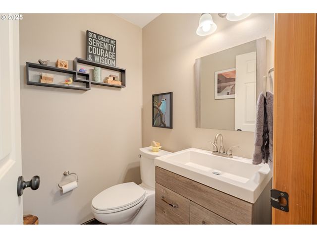 18511 Ne 181ST St, Brush Prairie, WA 98606