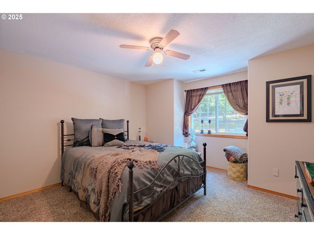 18511 Ne 181ST St, Brush Prairie, WA 98606