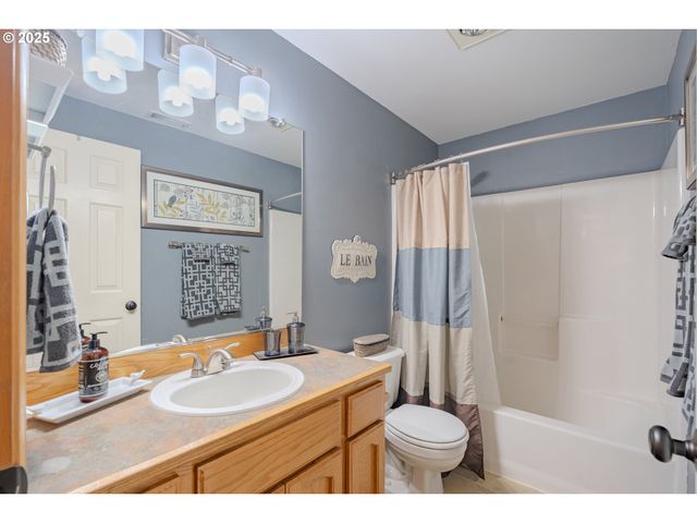 18511 Ne 181ST St, Brush Prairie, WA 98606