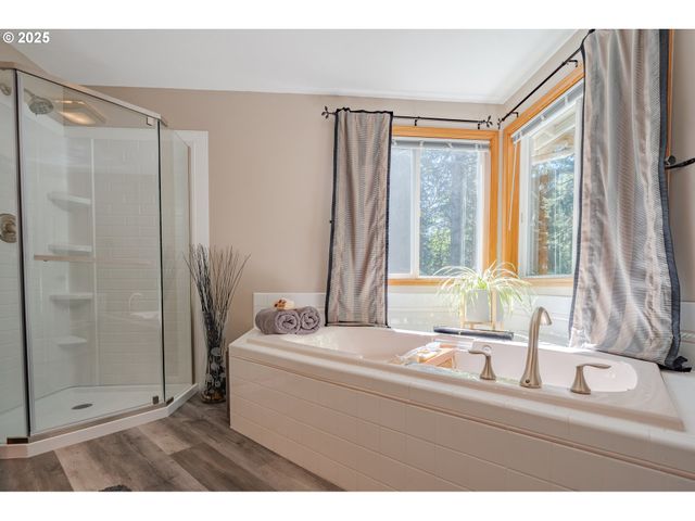 18511 Ne 181ST St, Brush Prairie, WA 98606
