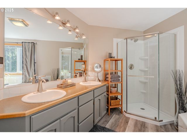 18511 Ne 181ST St, Brush Prairie, WA 98606