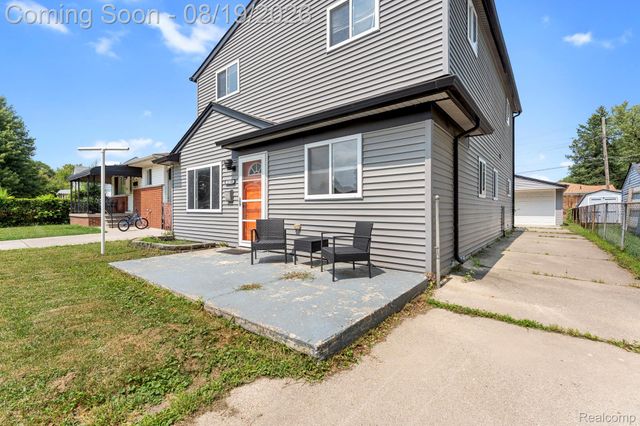 21708 Powers Avenue, Dearborn Heights, MI 48125