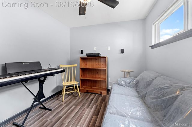21708 Powers Avenue, Dearborn Heights, MI 48125