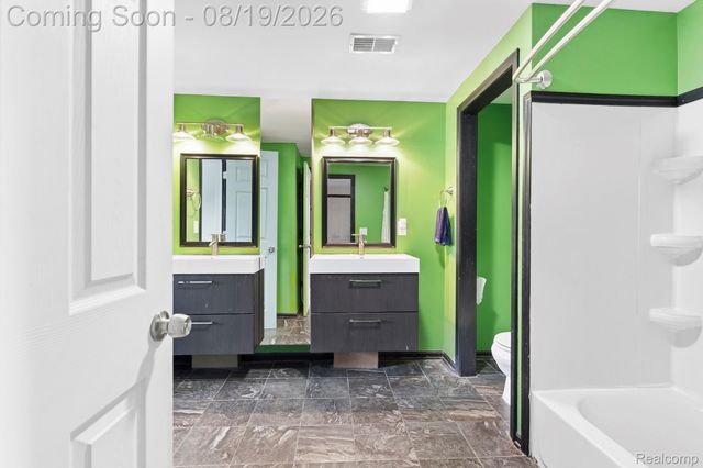 21708 Powers Avenue, Dearborn Heights, MI 48125