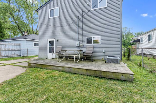 21708 Powers Avenue, Dearborn Heights, MI 48125