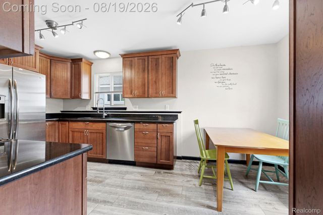 21708 Powers Avenue, Dearborn Heights, MI 48125