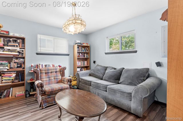 21708 Powers Avenue, Dearborn Heights, MI 48125