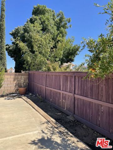 2611 Gemstone Avenue, Palmdale, CA 93551