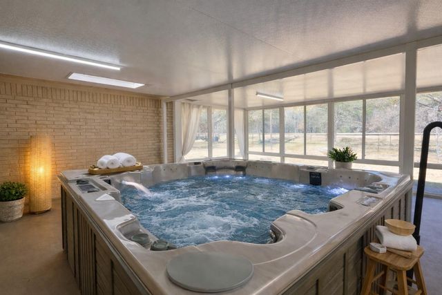 8708 W Fox Road, Orange, TX 77632