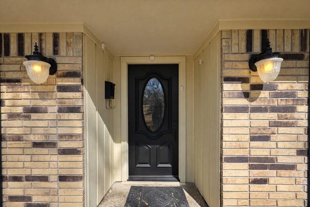 8708 W Fox Road, Orange, TX 77632