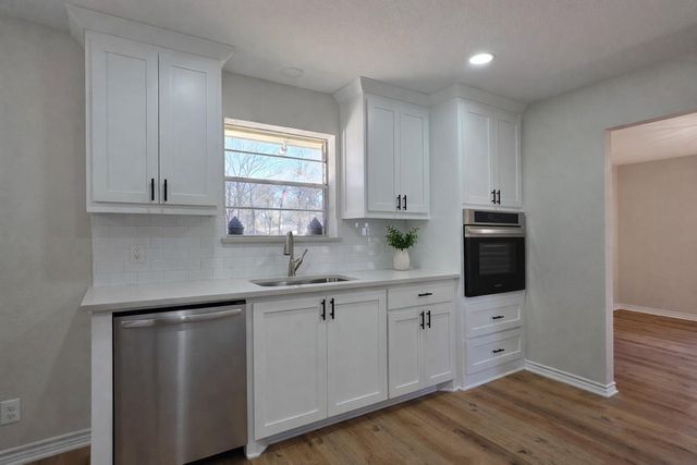 8708 W Fox Road, Orange, TX 77632