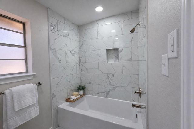 8708 W Fox Road, Orange, TX 77632