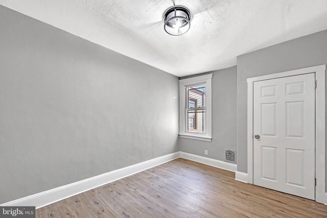 25 ADELLA AVE, Hamilton, NJ 08609