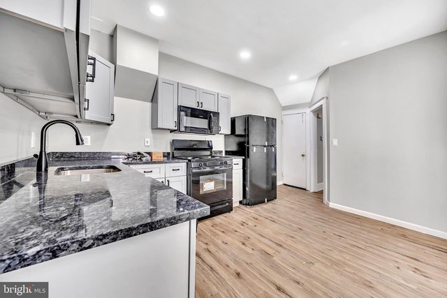 25 ADELLA AVE, Hamilton, NJ 08609