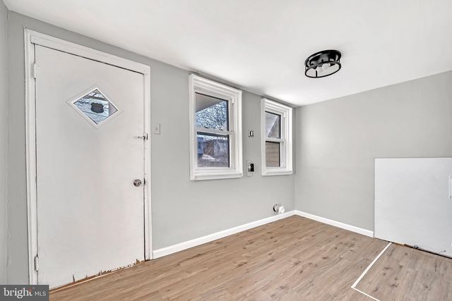 25 ADELLA AVE, Hamilton, NJ 08609