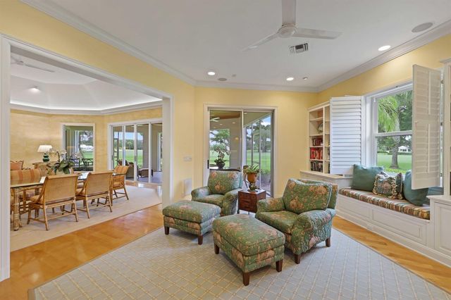 5 Country Road E A, Vlg Of Golf, FL 33436