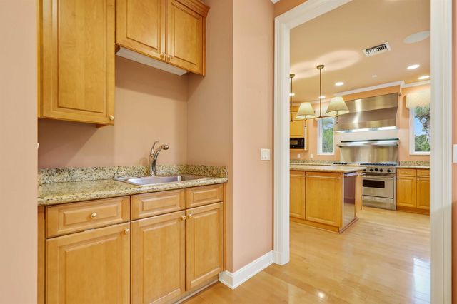 5 Country Road E A, Vlg Of Golf, FL 33436