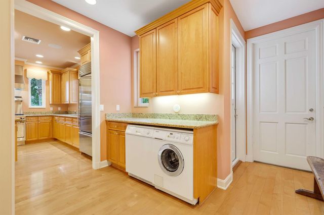 5 Country Road E A, Vlg Of Golf, FL 33436