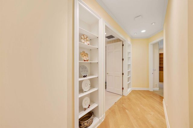 5 Country Road E A, Vlg Of Golf, FL 33436