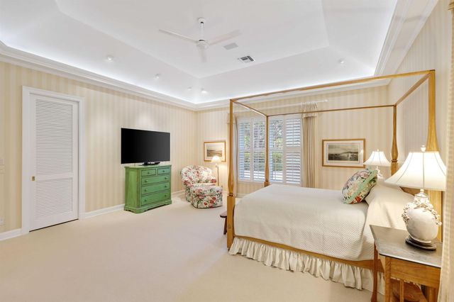 5 Country Road E A, Vlg Of Golf, FL 33436