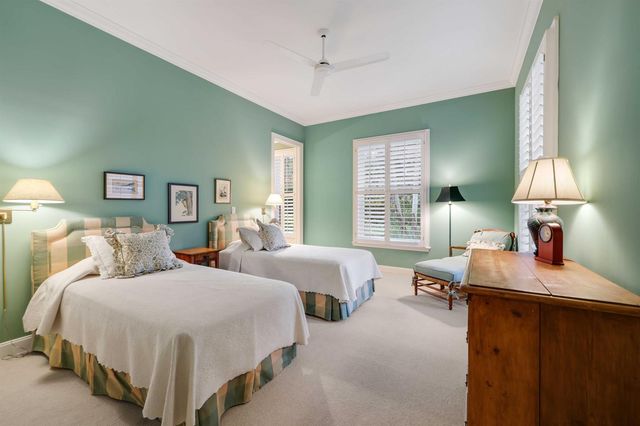 5 Country Road E A, Vlg Of Golf, FL 33436