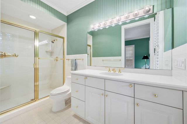 5 Country Road E A, Vlg Of Golf, FL 33436