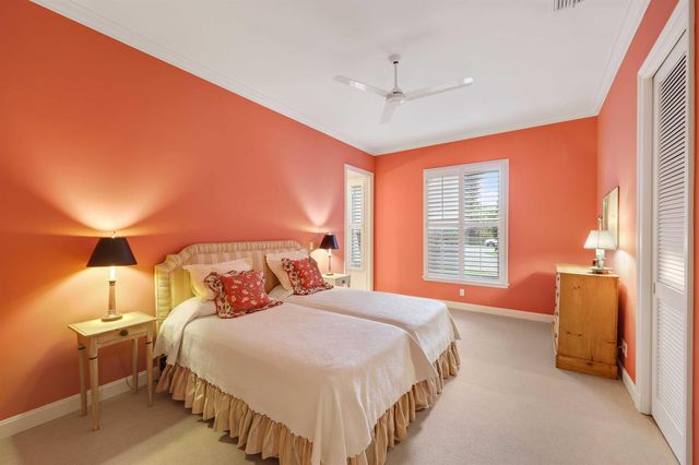 5 Country Road E A, Vlg Of Golf, FL 33436