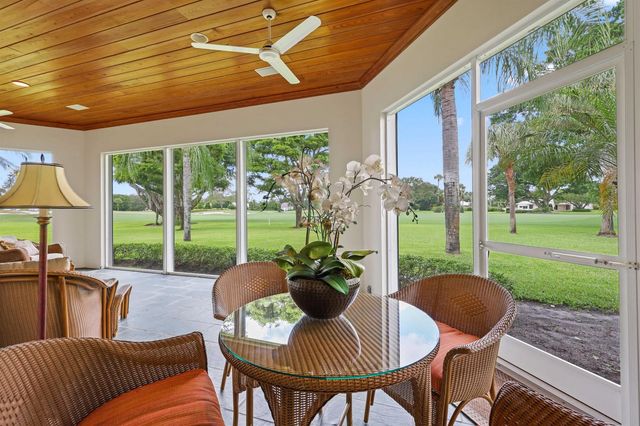 5 Country Road E A, Vlg Of Golf, FL 33436
