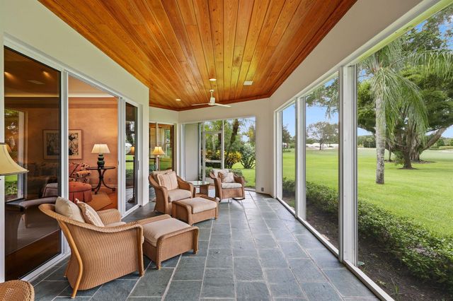 5 Country Road E A, Vlg Of Golf, FL 33436