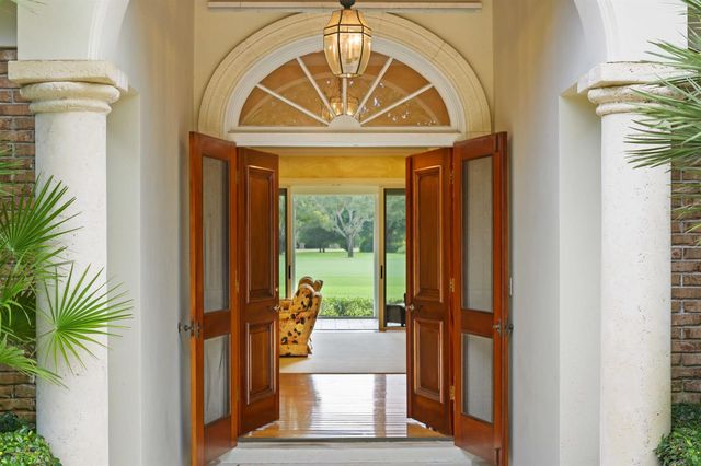 5 Country Road E A, Vlg Of Golf, FL 33436
