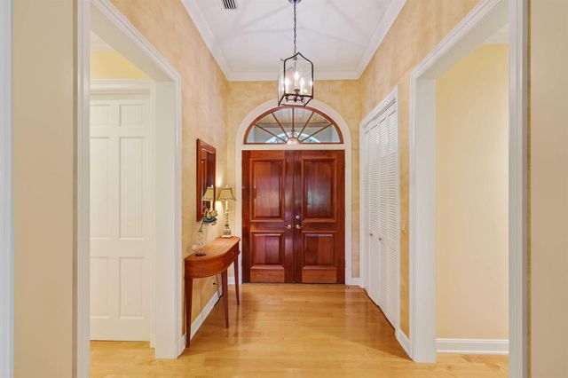 5 Country Road E A, Vlg Of Golf, FL 33436