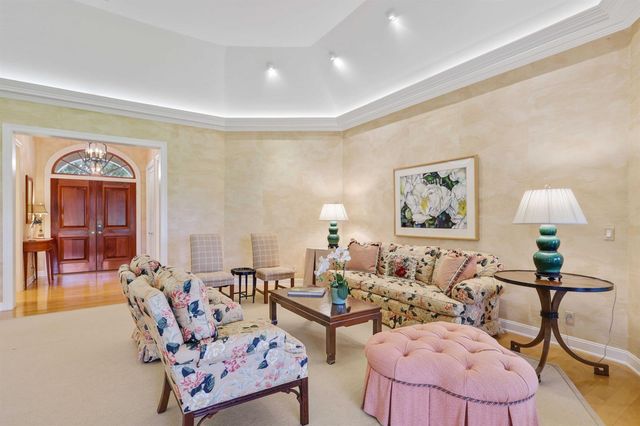 5 Country Road E A, Vlg Of Golf, FL 33436