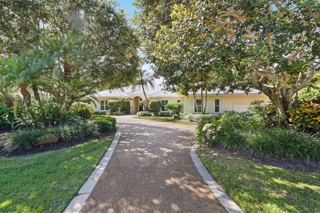 5 Country Road E A, Vlg Of Golf, FL 33436