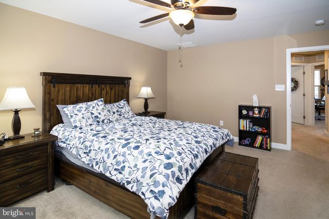 20 PEACOCK CIR, Sewell, NJ 08080