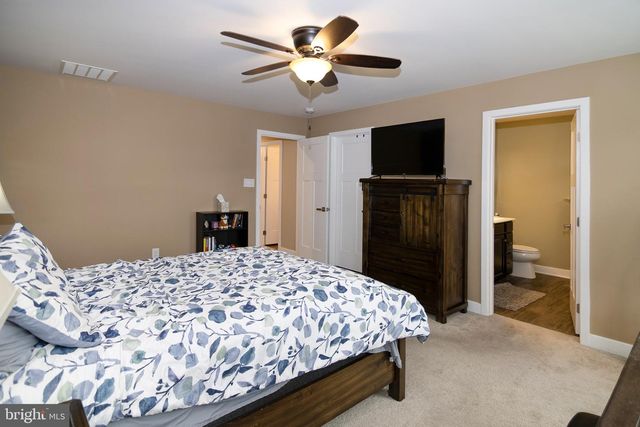 20 PEACOCK CIR, Sewell, NJ 08080