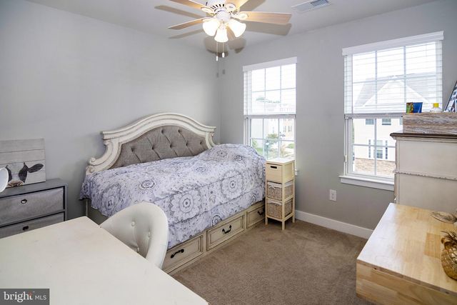 20 PEACOCK CIR, Sewell, NJ 08080