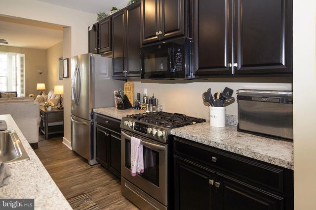 20 PEACOCK CIR, Sewell, NJ 08080