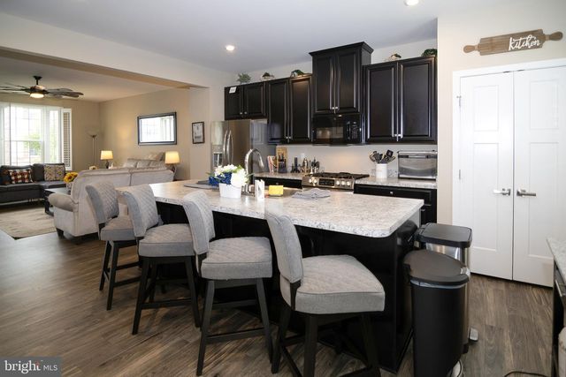 20 PEACOCK CIR, Sewell, NJ 08080