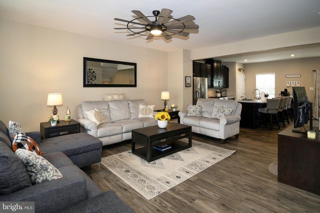20 PEACOCK CIR, Sewell, NJ 08080