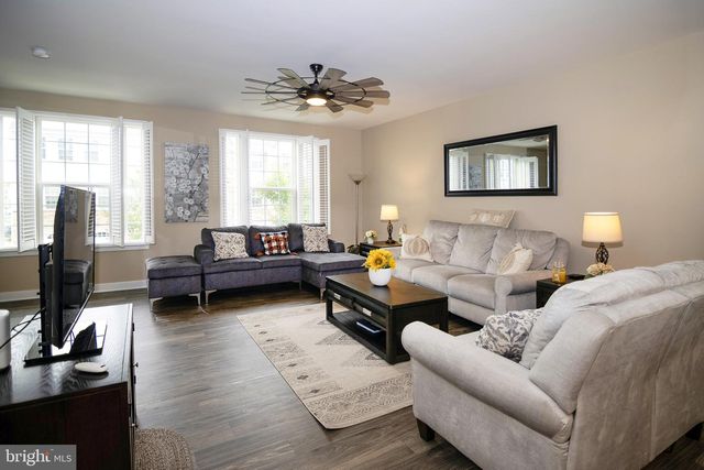 20 PEACOCK CIR, Sewell, NJ 08080