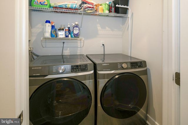 20 PEACOCK CIR, Sewell, NJ 08080