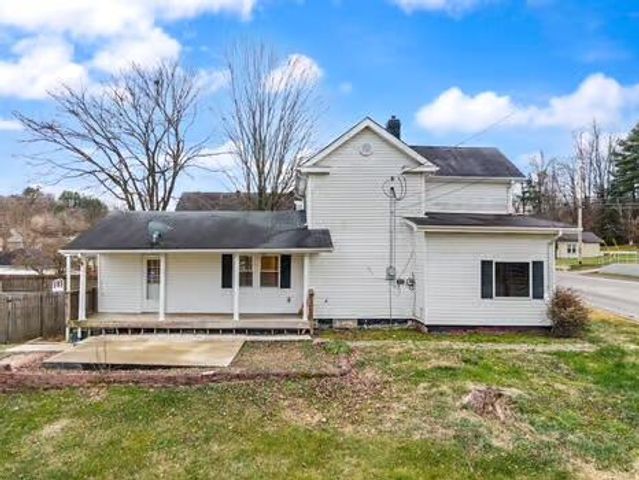 306 Main Street, Irvine, KY 40336