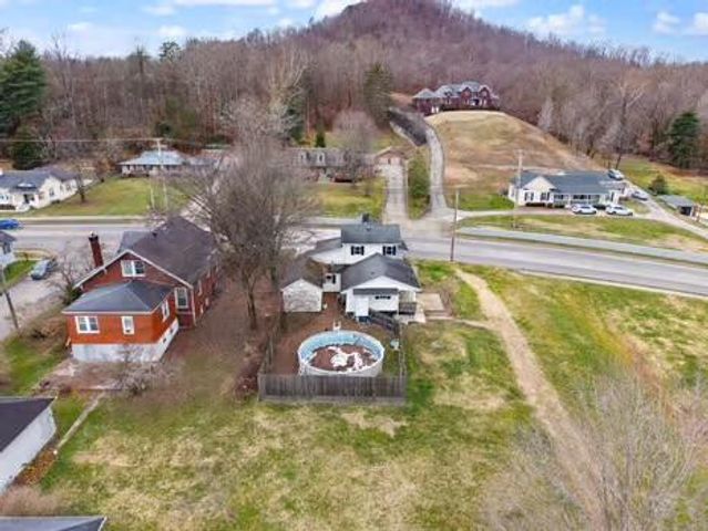 306 Main Street, Irvine, KY 40336