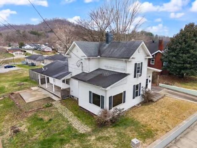 306 Main Street, Irvine, KY 40336
